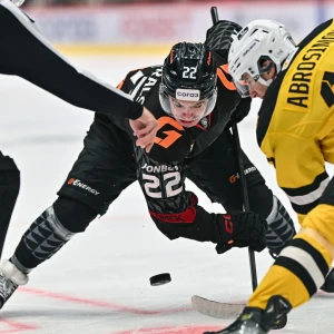 «Северсталь» одержала шестую подряд победу в КХЛ, победив «Авангард» в овертайме