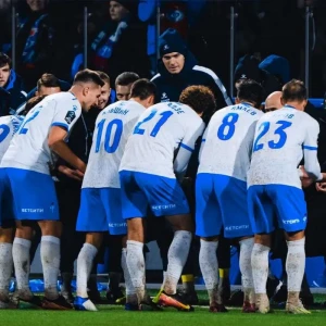 «Факел» победил находящееся в зоне вылета «Торпедо» и возглавил турнирную таблицу Первой лиги