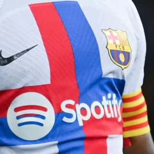 «Футбольному клубу «Барселона» вновь придется распродавать своих игроков»