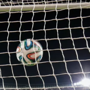 Футбольный клуб "Ковентри" победил "Вулверхэмптон" в четвертьфинале Кубка Англии, забив два гола в дополнительное время.