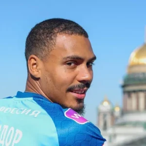 Изидор пройдет медосмотр в "Сандерленде" в среду.