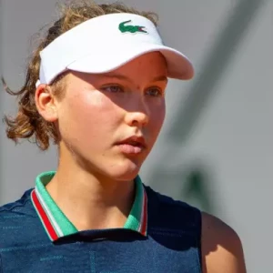 Эрика Андреева продвинулась во второй этап теннисного турнира в Руане.