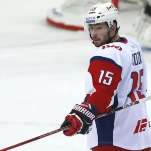Игрок "Локомотива" и "Металлурга" заключил пробный контракт с "Колорадо" в НХЛ