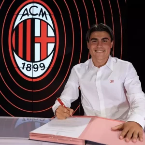 «Милан» бесплатно подписал 18-летнего вингера Ромеро из «Лацио». Контракт – до 2027 года
