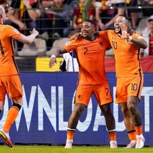 Промес не попал в расширенный состав сборной Нидерландов на ЧМ-2022, Тиль — в списке