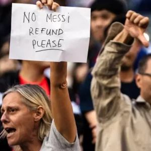 Игнорирование Лионелем Месси матча в Гонконге вызывает бузение и требования о возврате денег на матче "Интер Майами".