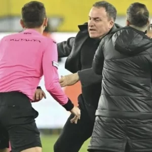 Решение судьи Мелера: главный тренер «Анкарагюджю» Белёзоглу спровоцировал ситуацию с избиением.
