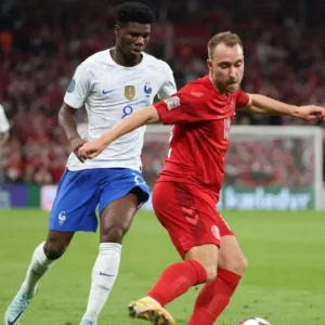Тчуамени критично высказался об игре сборной Франции в матче с Данией