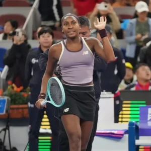 Коко Гофф выходит в полуфинал China Open, чтобы встретиться с испанкой Паулой Бадосой.