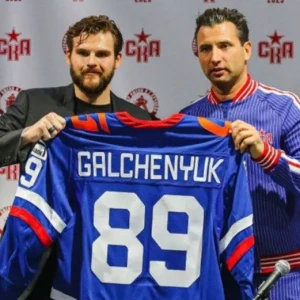 Гальченюк привлекал внимание нескольких клубов КХЛ, но он выбрал СКА