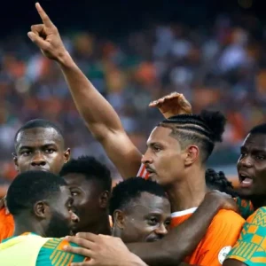 Сборная-хозяйка турнира, Кот-д'Ивуар, продолжает удивительную серию побед и выходит в финал Кубка африканских наций, где встретится с Нигерией.