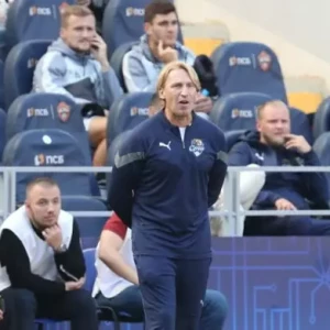 Александр Точилин больше не является главным тренером футбольного клуба "Сочи"