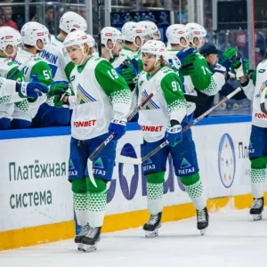 «Салават Юлаев» обыграл «Сибирь» и вышел на второе место Восточной конференции КХЛ
