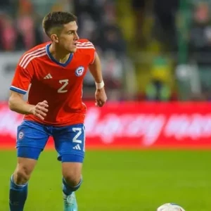 ««Балтика» рассматривает возможность подписания защитника сборной Чили Сото»