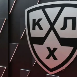 Хоккейный клуб "Амур" проиграл ХК "Северсталь" со счетом 1:2 в матче Континентальной хоккейной лиги, который состоялся 17 октября 2024 года.