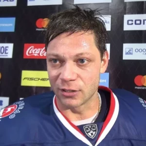 Белорусский хоккеист Костицын продолжит карьеру в Европе