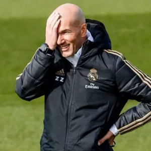 «Реал Мадрид» с Зинедином Зиданом и Луишем Фиго в составе потерпел поражение от «Порту» в матче ветеранов.