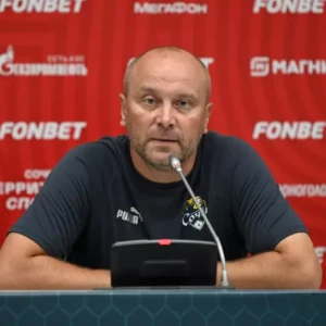 Официально: Дмитрий Хохлов покинул должность главного тренера «Сочи»