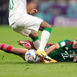 Нападающий сборной Мексики Лосано отреагировал на невыход команды в плей-офф ЧМ-2022