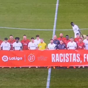 Защитник «Валенсии» Дьякаби отказался участвовать в акции против расизма