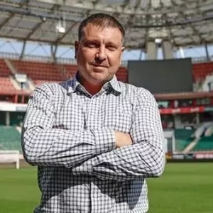 Харлачев призывает игроков «Уфы» беречь атмосферу в раздевалке: "Вы боролись за победу над «Торпедо» с большим трудом".
