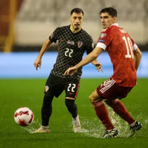 Защитник сборной Хорватии Йосип Юранович заинтересовал два клуба Ла Лиги