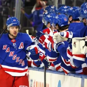 Артемий Панарин и Кирилл Капризов признаны лучшими игроками дня в НХЛ.