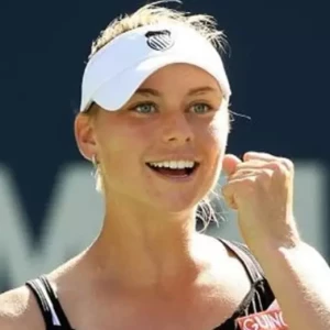 Звонарёва выиграла турнир в Дохе в парном разряде