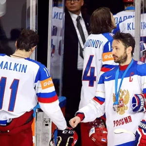 Игрок сборной России рассказал о том, как команда покинула лед после финала ЧМ-2015 под гимн Канады