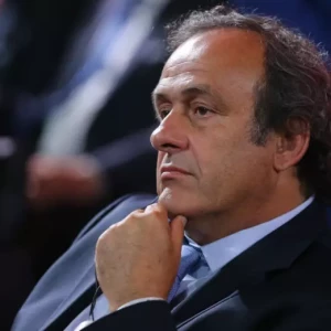 Экс-президент УЕФА Платини отклонил приглашение Макрона стать гостем финала ЧМ-2022