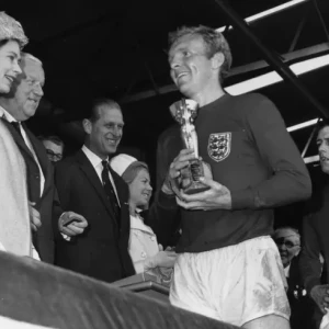 Умер герцог Филипп – муж королевы Великобритании: футбол в жизни принца, ЧМ-1966