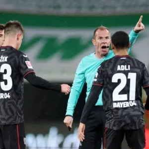 «Байер» проиграл «Аугсбургу» в стартовом матче 19-го тура Бундеслиги
