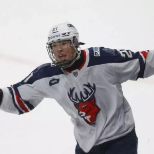Антон Силаев признан лучшим защитником в рейтинге драфта НХЛ-2024 по мнению Крэйга Баттона