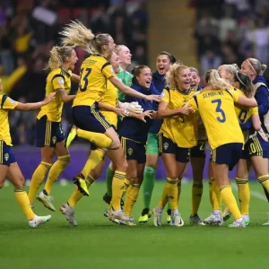 Швеция вышла в полуфинал женского чемпионата Европы, забив на 93-й минуте