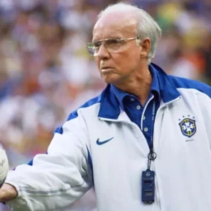 Умер Марио Загалло, легенда бразильского футбола и четырехкратный победитель Кубка мира, в возрасте 92 лет.