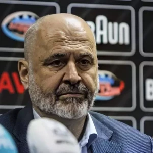 Новым главным тренером "Нефтчи" стал Божович, сменивший Муту на этой должности.
