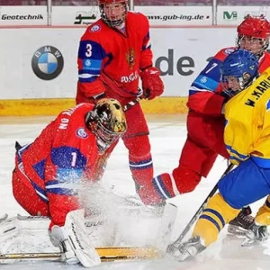 «Беспредел! В спорт вмешивается политика». Как Россию засудили в полуфинале со Швецией на ЮЧМ-2011