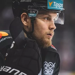 Хоккеист Сафин решил отказаться от чешского гражданства, чтобы выступать за «Ладу»