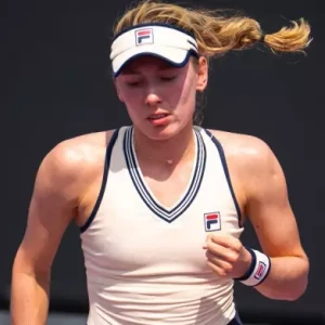 Александрова продолжает выступление на теннисном турнире в Сеуле, проходя во второй круг.