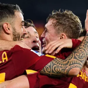 «Рома» минимально обыграла «Верону» и поднялась в зону Лиги Чемпионов