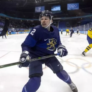 Финские хоккеисты расторгли контракт с «Авангардом»