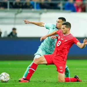Белоруссия упустила победу над Швейцарией в отборе на Евро-2024, ведя со счетом 3:1 к 89-й минуте.