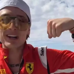 Песо Плума заявляет, что хочет стать новым гонщиком Формулы-1 в команде Ferrari.