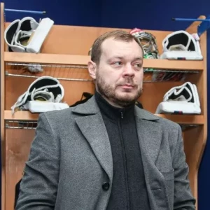 Антон Худобин будет выступать в качестве второго вратаря в составе команды "Сибирь" в матче против "Нефтехимика".