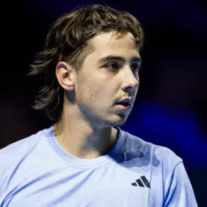 Шевченко в упорной борьбе проиграл Оже‑Альяссиму в четвертьфинале турнира ATP в Базеле