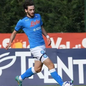 Кварацхелия забил за «Наполи» в дебютном матче в Серии А