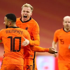 Самый сильный стартовый XI для Нидерландов | Евро-2020