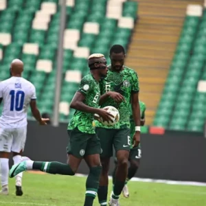 Виктор Осимхен забивает свой первый гол на Кубке АФКОН, но Нигерия не смогла победить Экваториальную Гвинею.