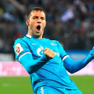 Величайшие предательства в истории футбола: Топ-5 игроков, выбравших сторону врага