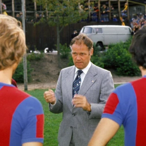 Тотальный футбол: Как Ринус Михелс придумал прессинг и смену позиций.